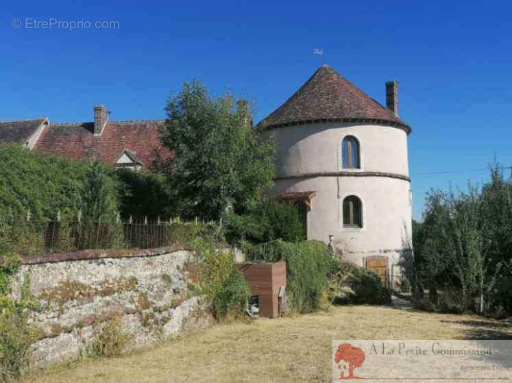 Maison à THIRON-GARDAIS