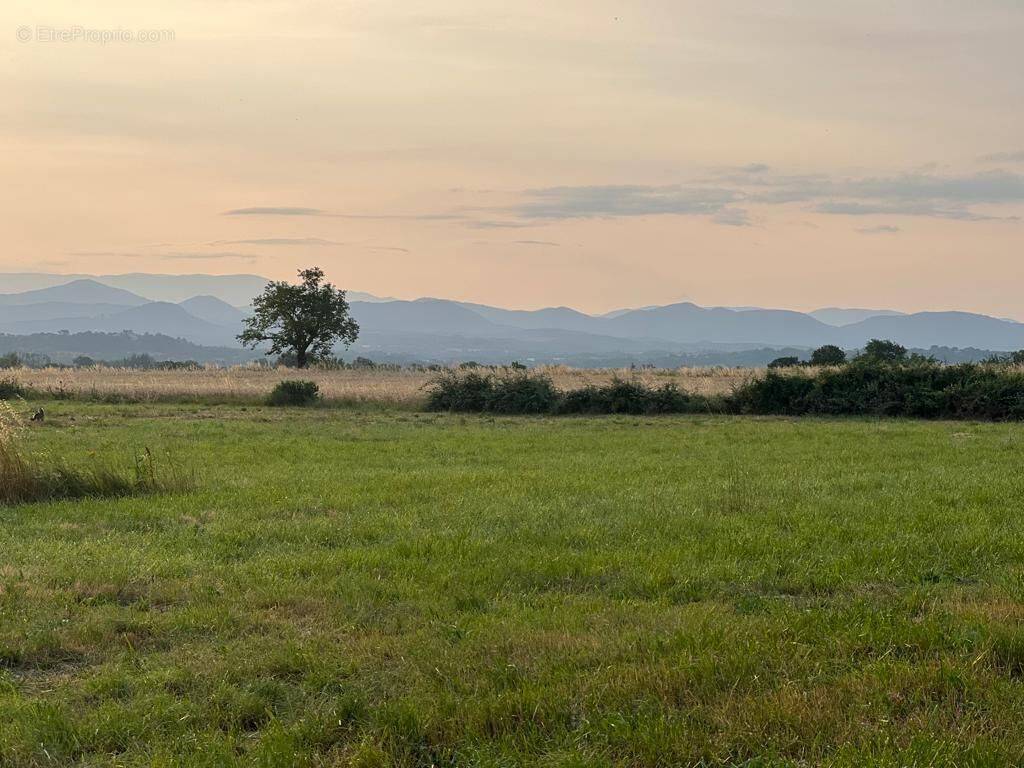 Terrain à UZES