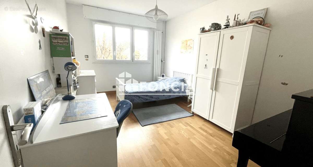 Appartement a louer bourg-la-reine - 5 pièce(s) - 126 m2 - Surfyn