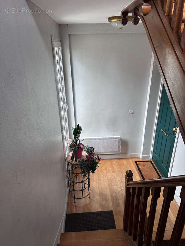 Appartement a louer bourg-la-reine - 12 pièce(s) - 210 m2 - Surfyn