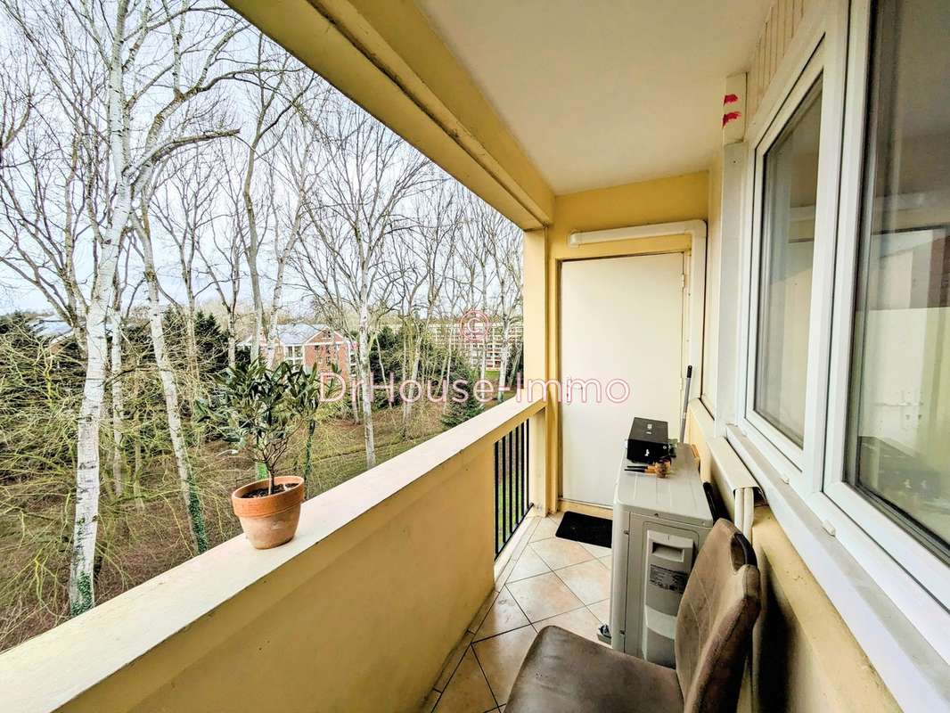 Appartement à VERNEUIL-SUR-SEINE