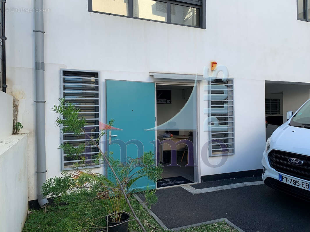 Commerce à SAINT-PIERRE