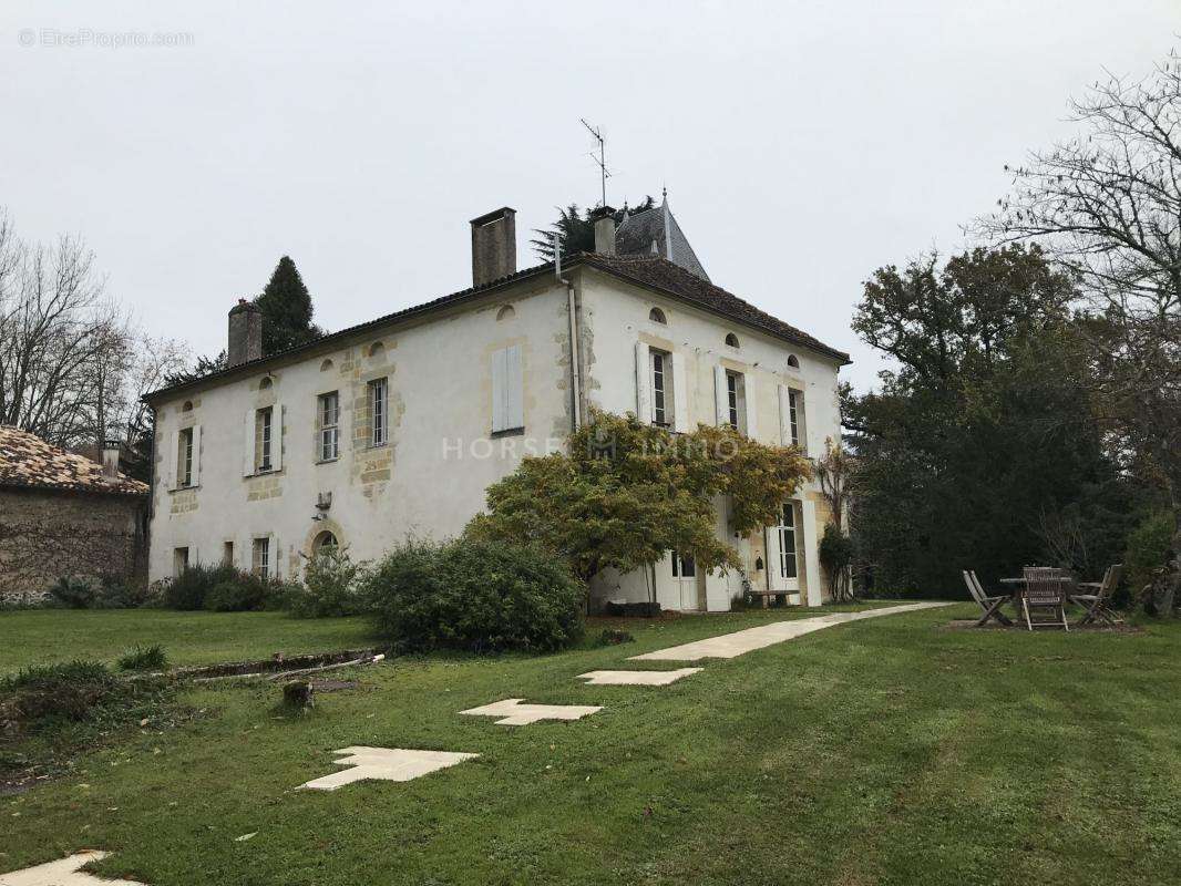 Maison à SAINT-MICHEL-DE-MONTAIGNE