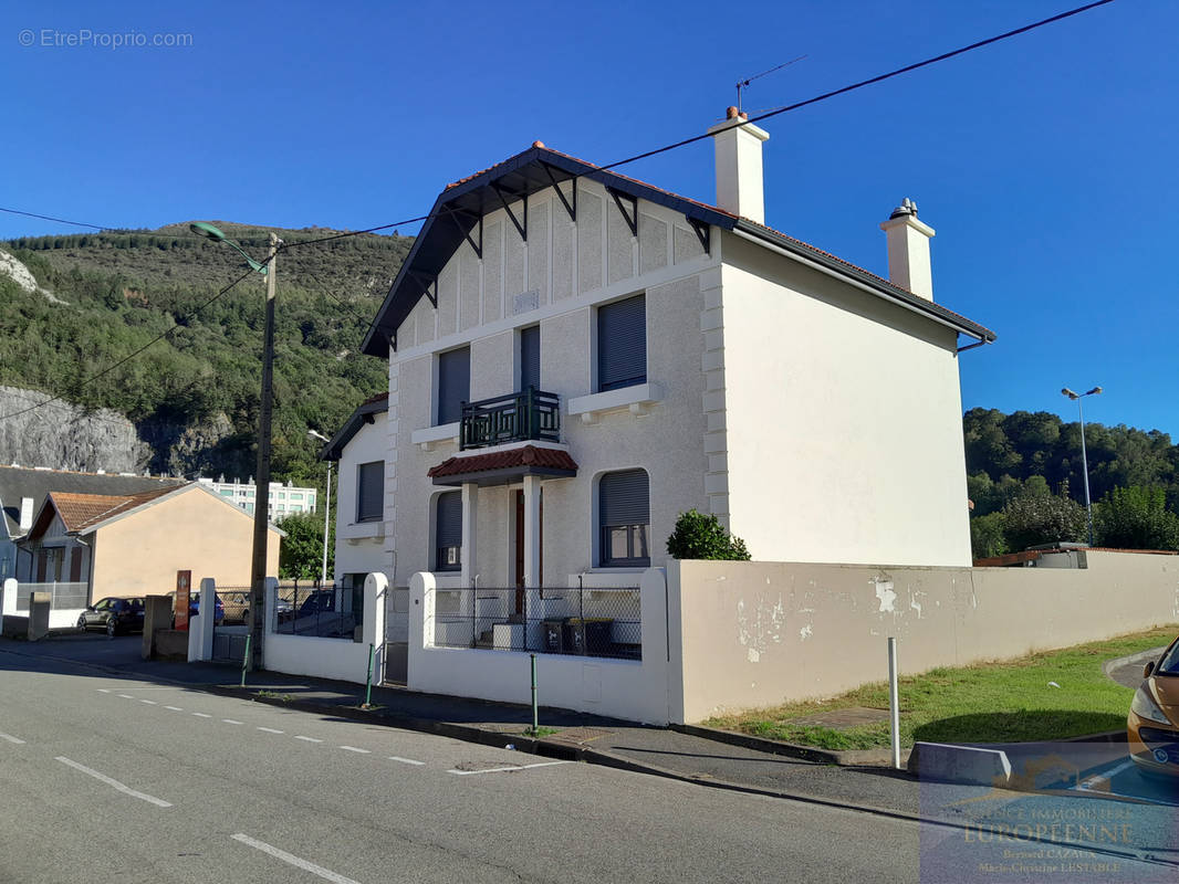 Maison à LOURDES