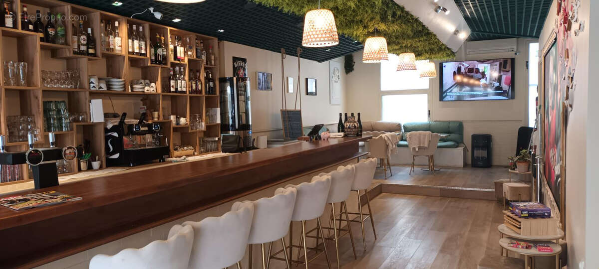 Commerce à VALLAURIS