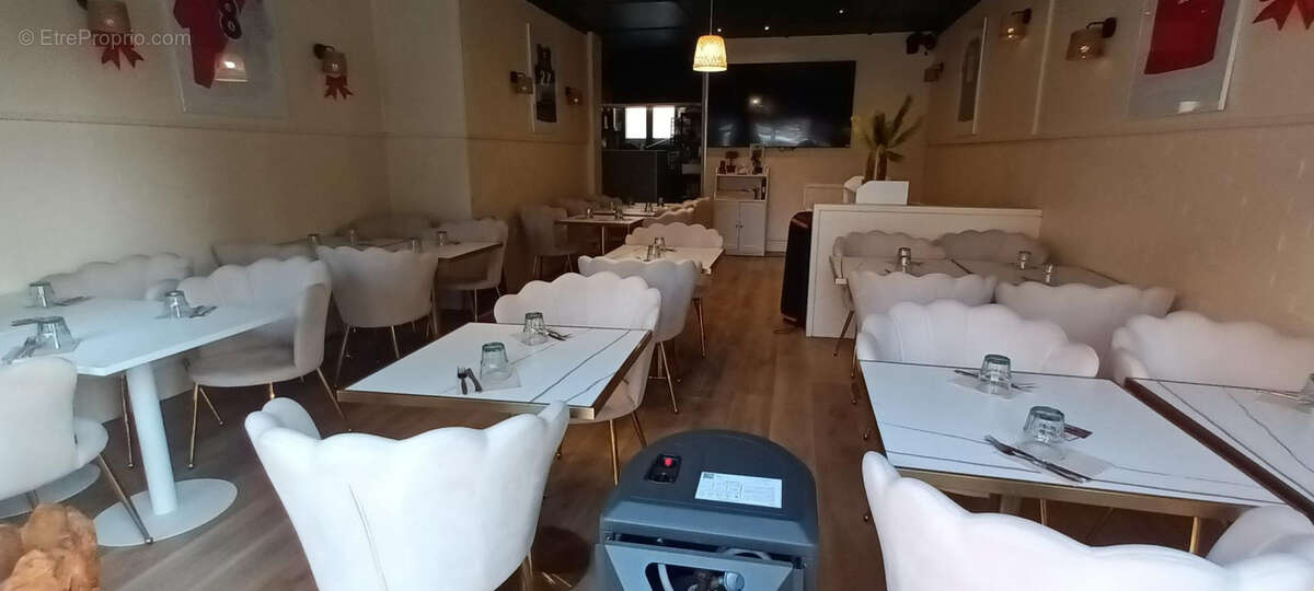 Commerce à VALLAURIS