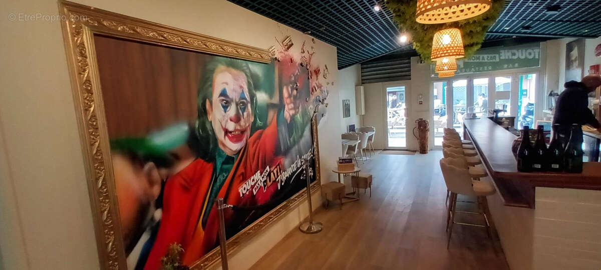 Commerce à VALLAURIS