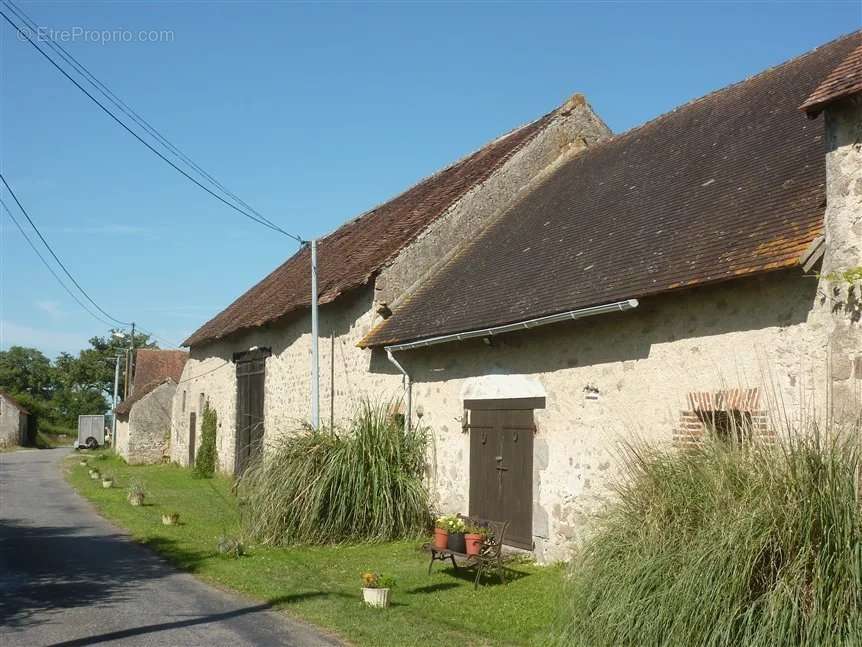 Maison à SAINT-LEGER-MAGNAZEIX