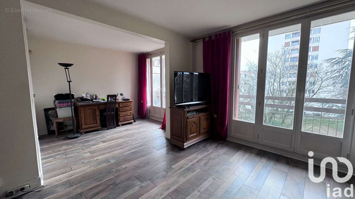 Appartement a louer saint-ouen-l'aumone - 5 pièce(s) - 92 m2 - Surfyn