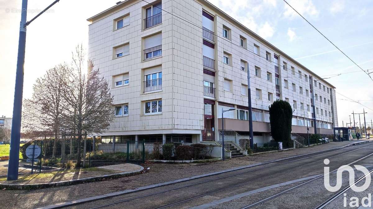 Photo 5 - Appartement à SAINT-JEAN-DE-LA-RUELLE