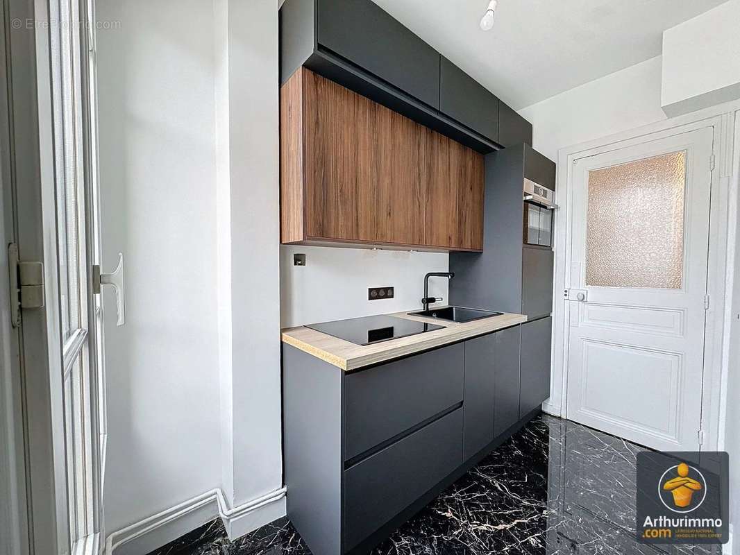 Appartement à COURBEVOIE