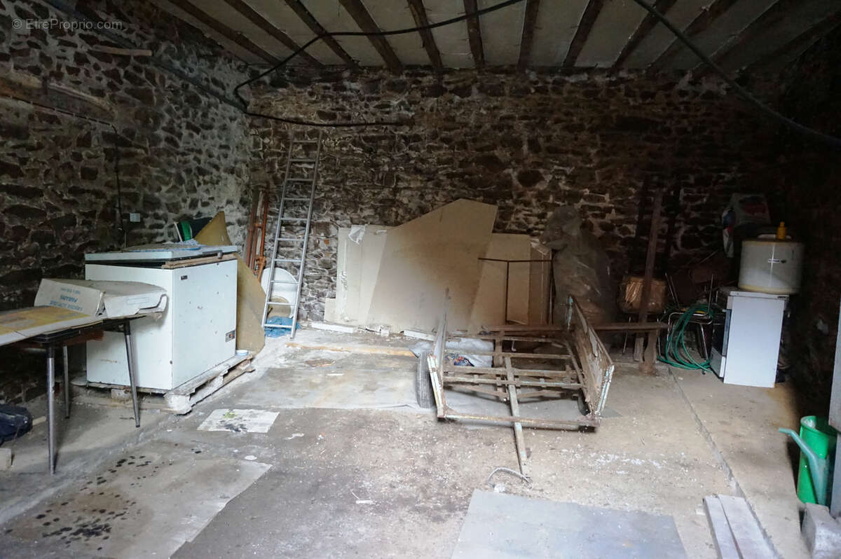 Appartement à AMBRIERES-LES-VALLEES