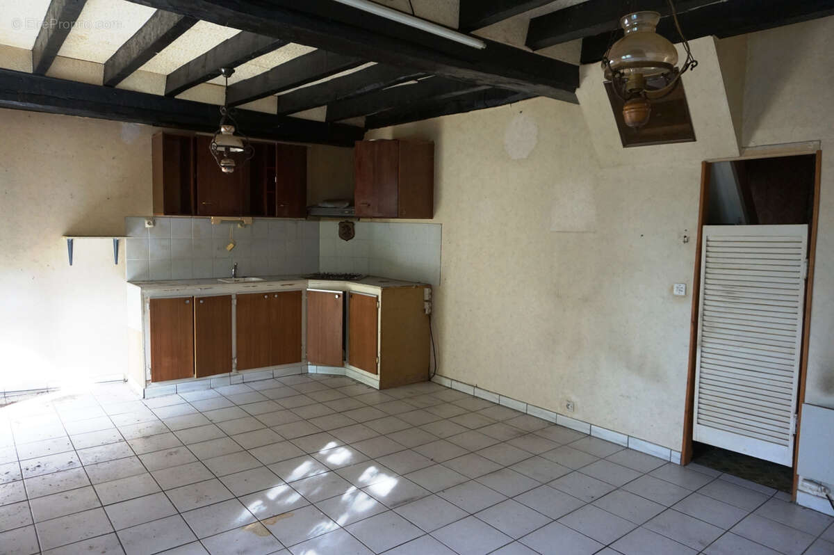 Appartement à AMBRIERES-LES-VALLEES