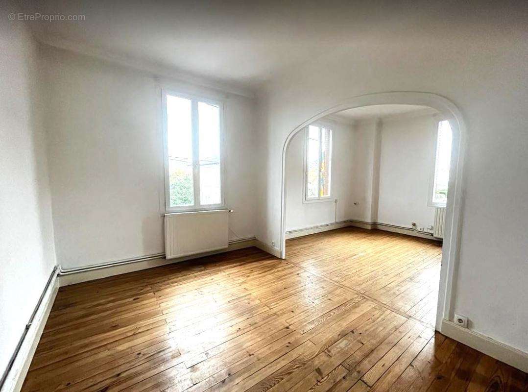 Appartement à MABLY