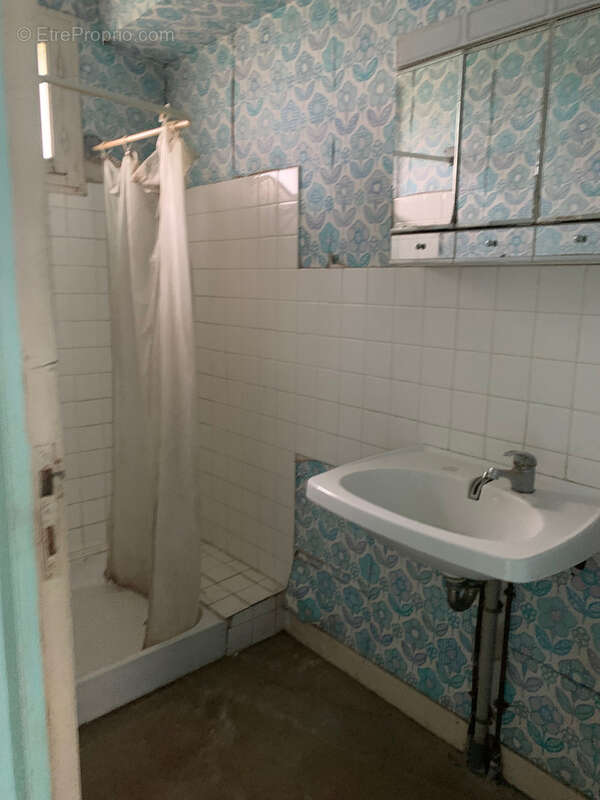 Maison à AMBRIERES-LES-VALLEES