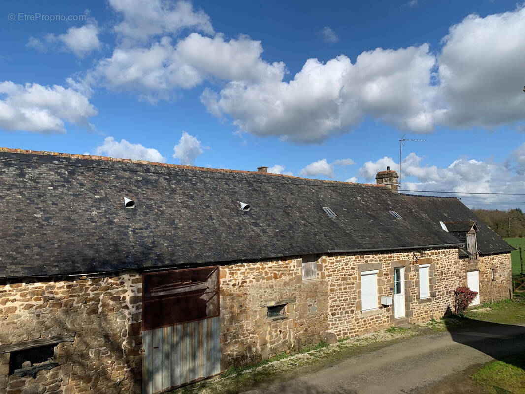 Maison à AMBRIERES-LES-VALLEES