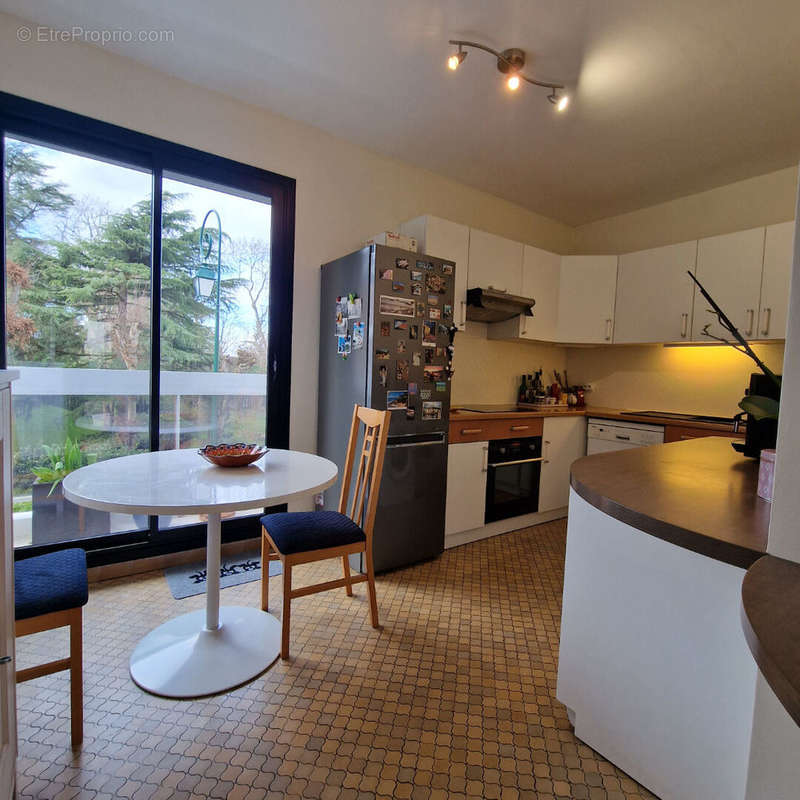 Appartement a louer ville-d'avray - 5 pièce(s) - 138 m2 - Surfyn
