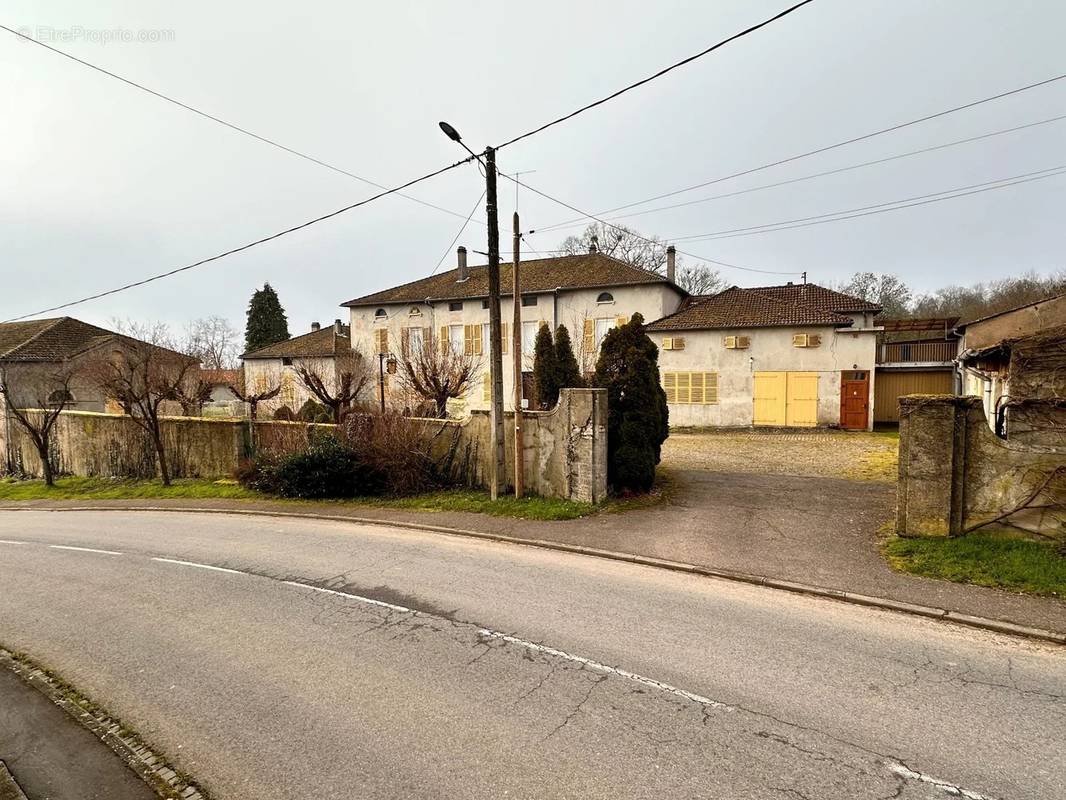 Appartement à REMILLY