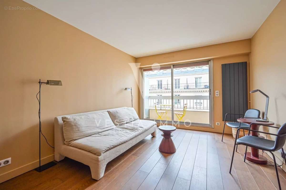 Appartement à PARIS-10E