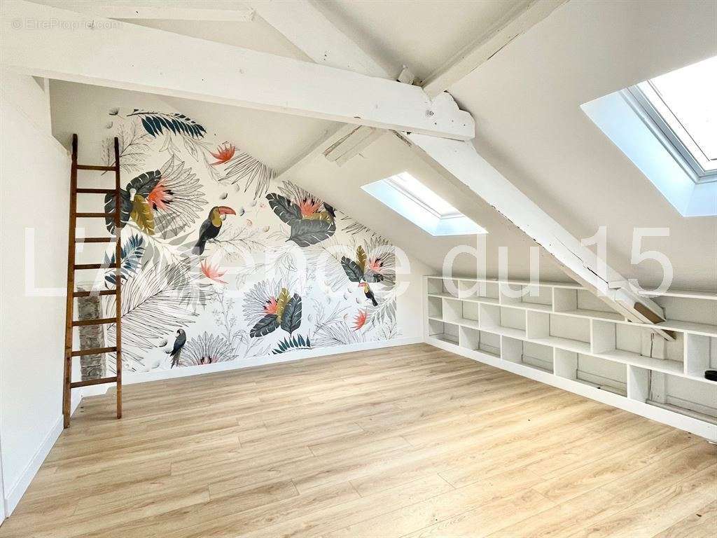 Maison a vendre  - 10 pièce(s) - 190 m2 - Surfyn