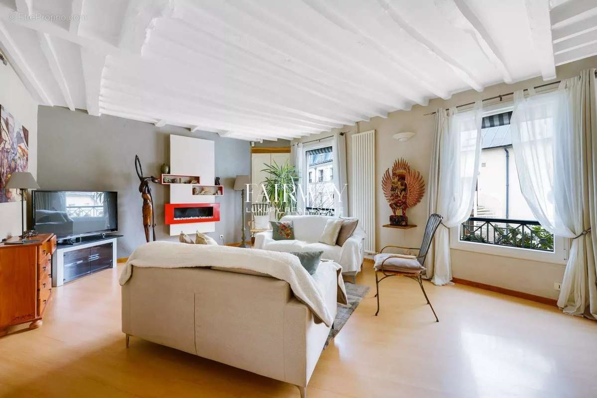 Appartement à PARIS-17E