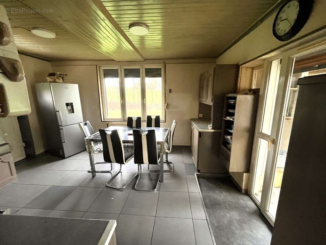 Appartement à CHAUMONT-PORCIEN