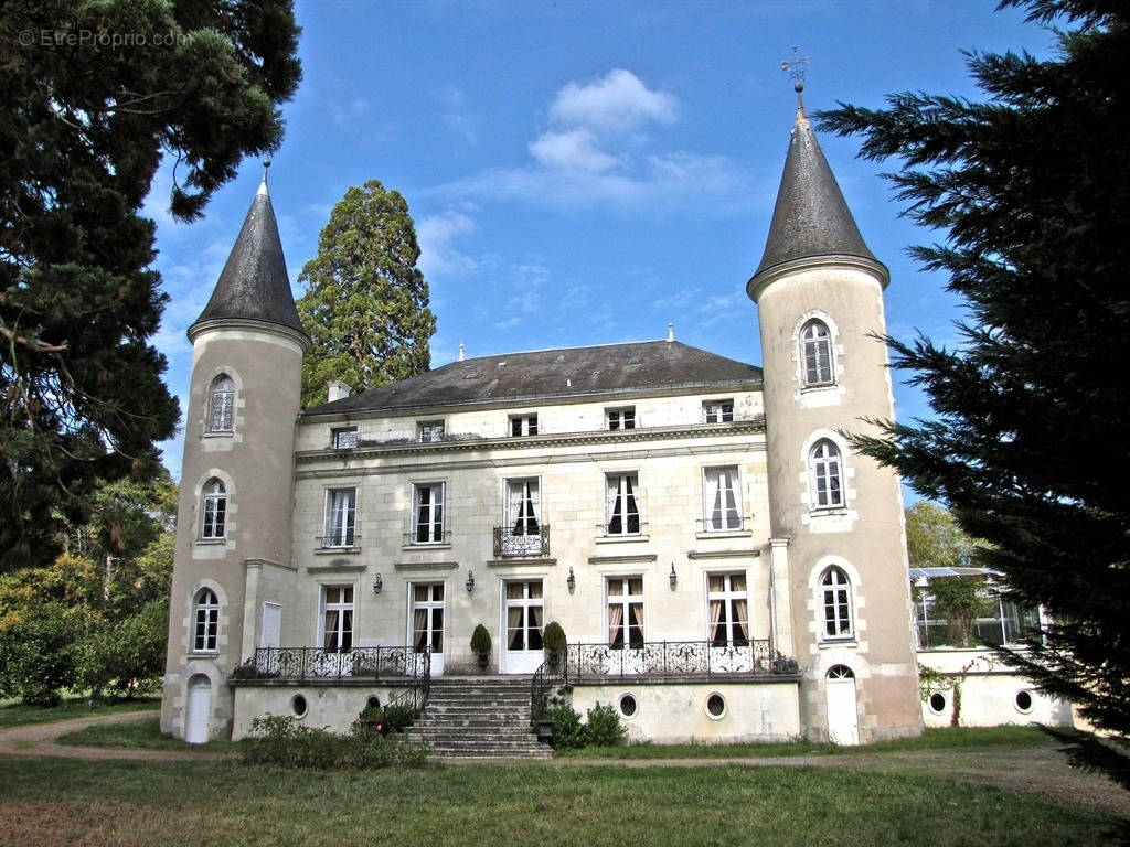 Maison à TOURNON-SAINT-PIERRE