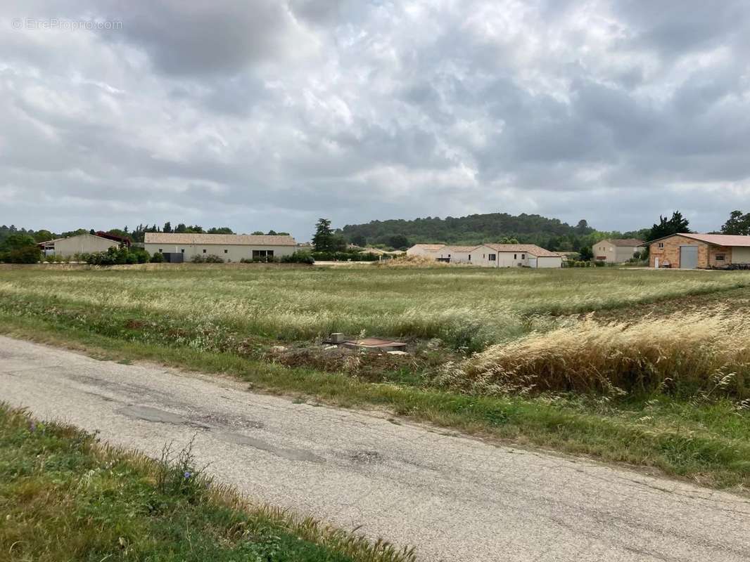 Terrain à CASTELNAU-VALENCE