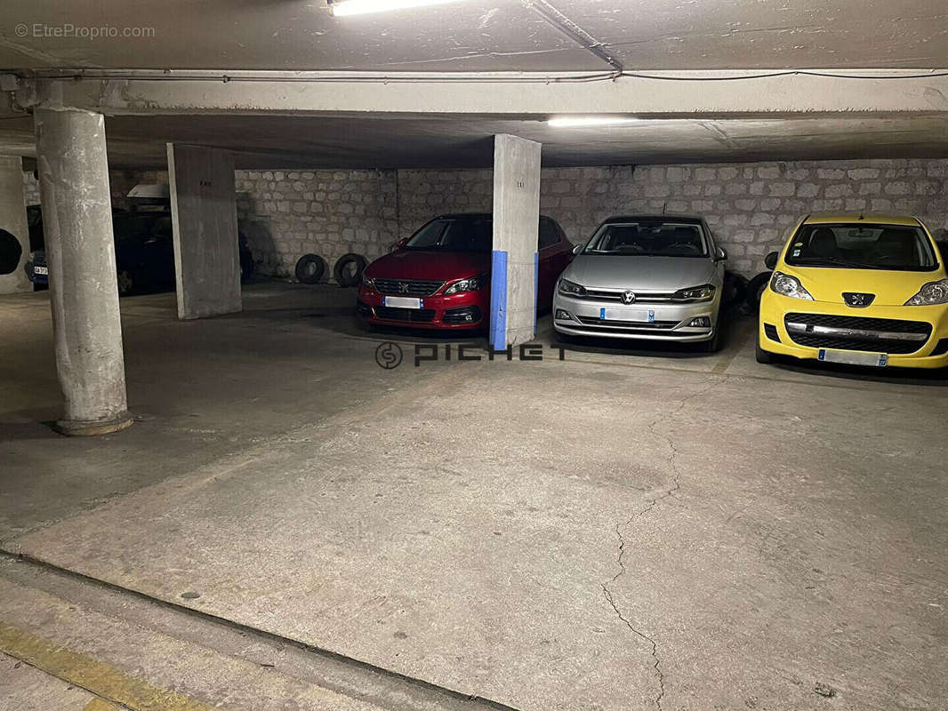 Parking à MONTROUGE