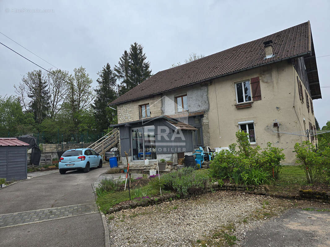Appartement à ORCHAMPS-VENNES
