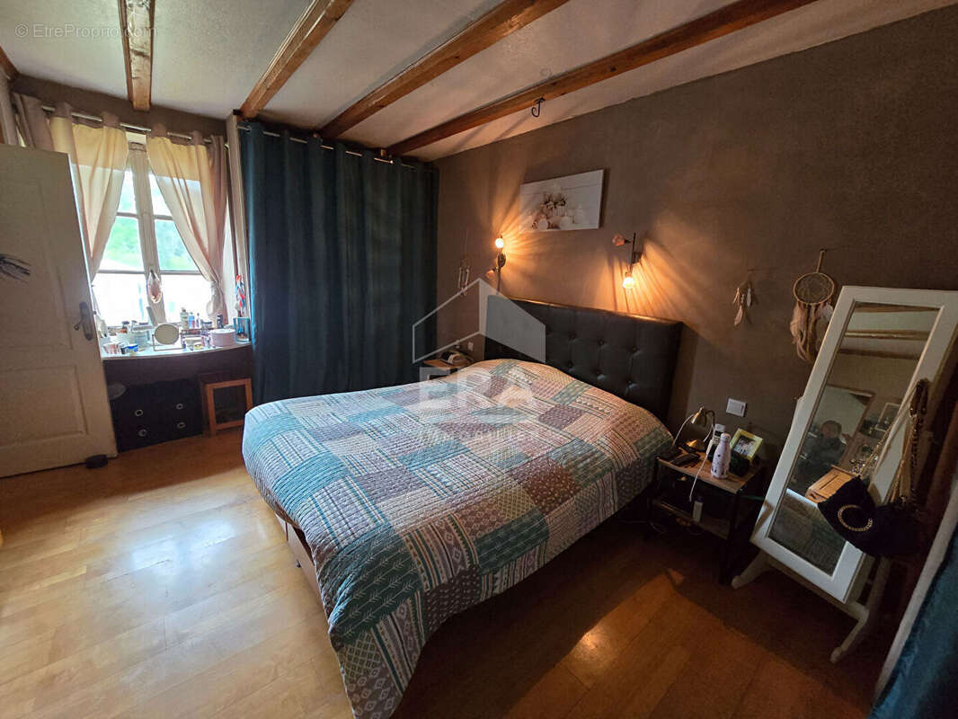 Appartement à ORCHAMPS-VENNES