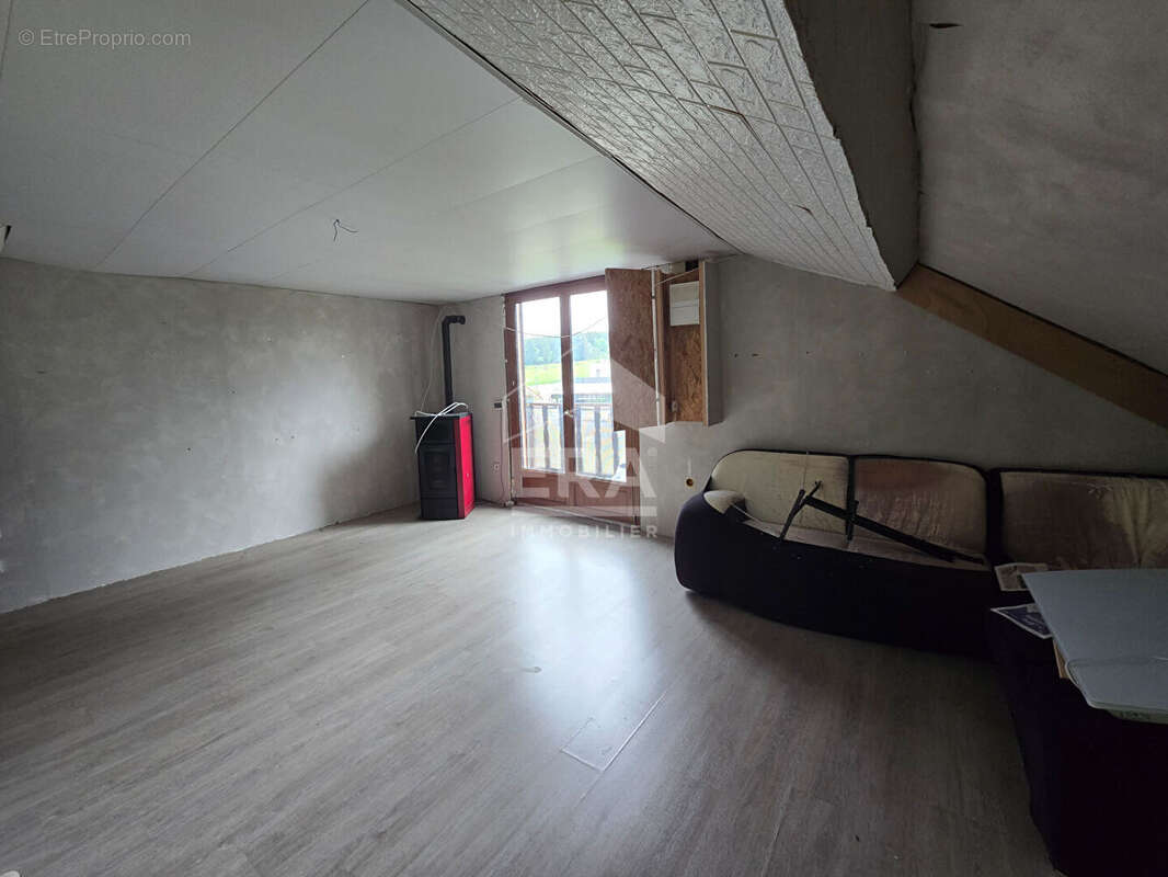 Appartement à ORCHAMPS-VENNES