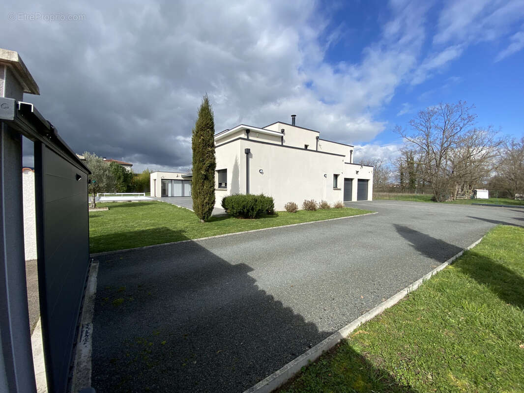 Maison à SAINT-LEGER-SUR-ROANNE