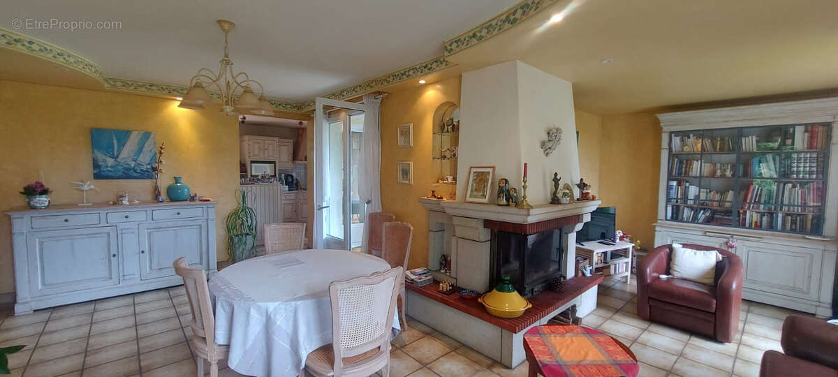 Maison à LES HERBIERS