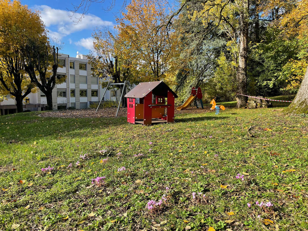 Appartement à CHARBONNIERES-LES-BAINS