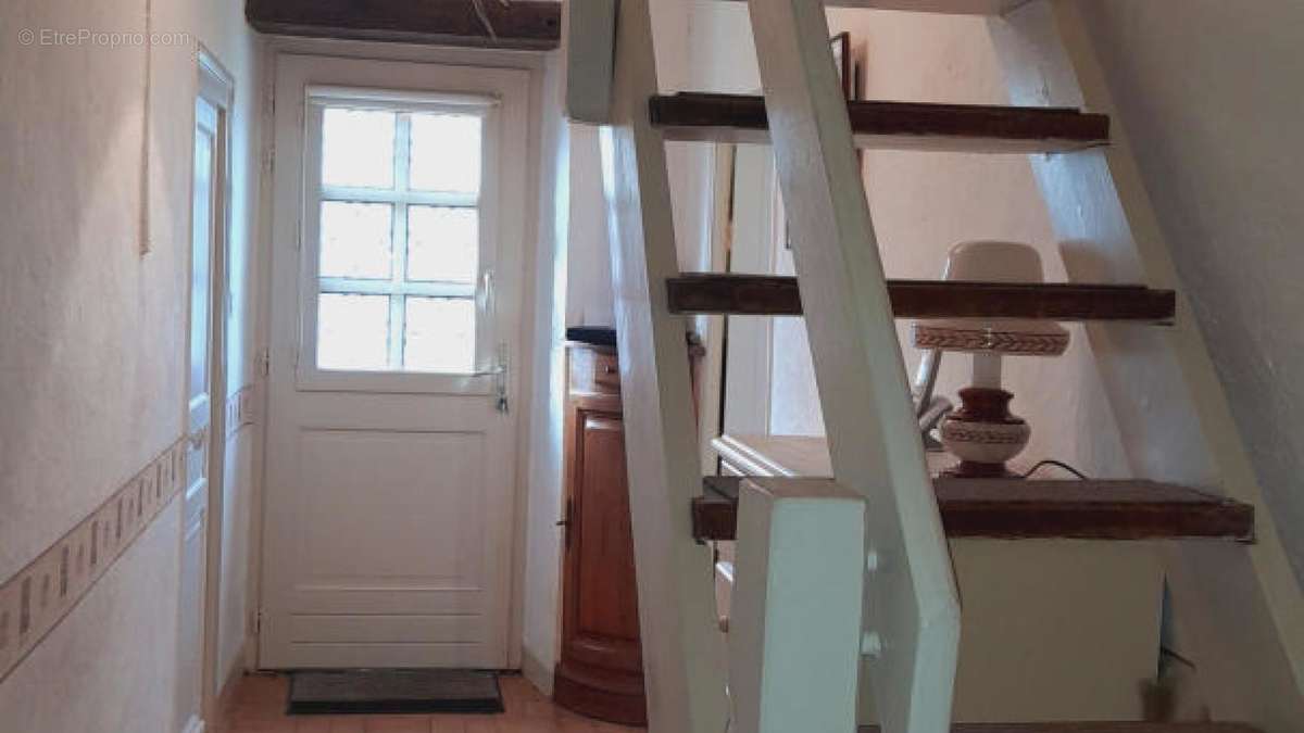 L&#039;escaliers - Maison à SAINT-PRIEST-LES-FOUGERES