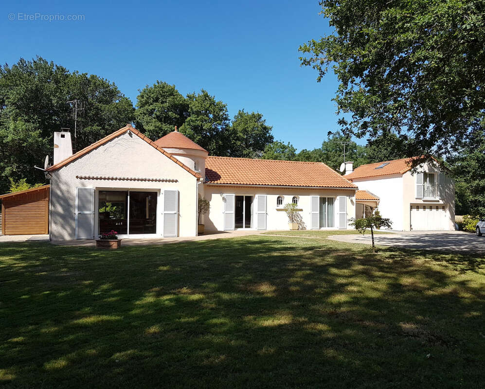Maison à LE CELLIER