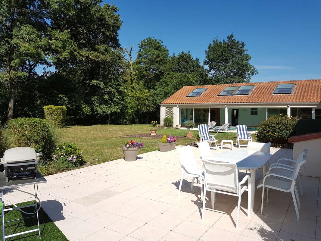 Maison à LE CELLIER