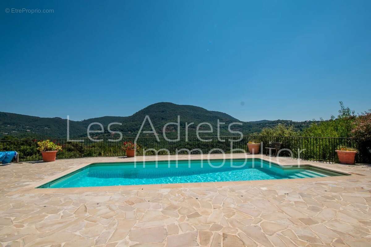 Maison à LES ADRETS-DE-L&#039;ESTEREL