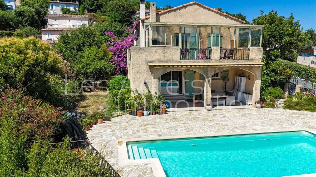 Maison à LES ADRETS-DE-L&#039;ESTEREL