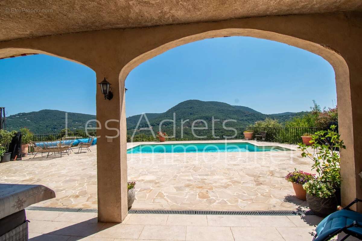 Maison à LES ADRETS-DE-L&#039;ESTEREL