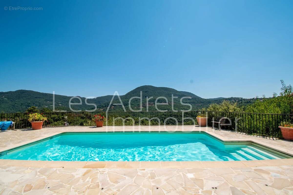 Maison à LES ADRETS-DE-L&#039;ESTEREL