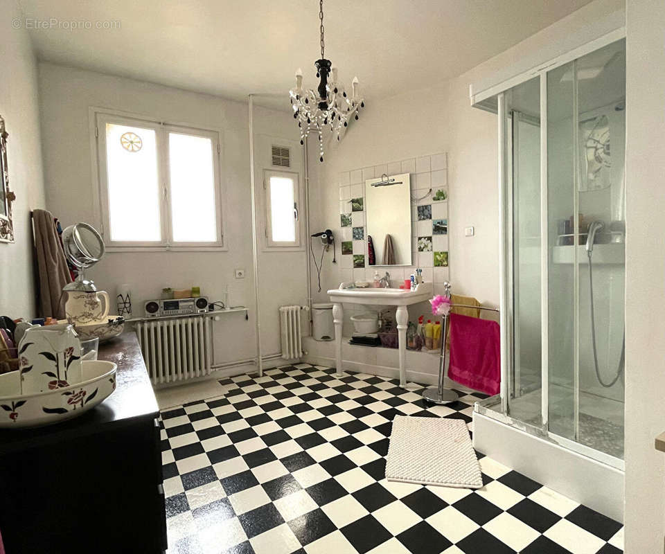 Appartement à MONTCEAU-LES-MINES