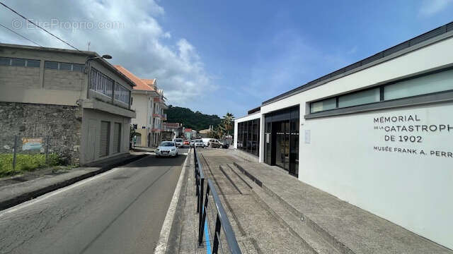 Terrain à SAINT-PIERRE