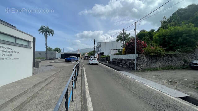 Terrain à SAINT-PIERRE