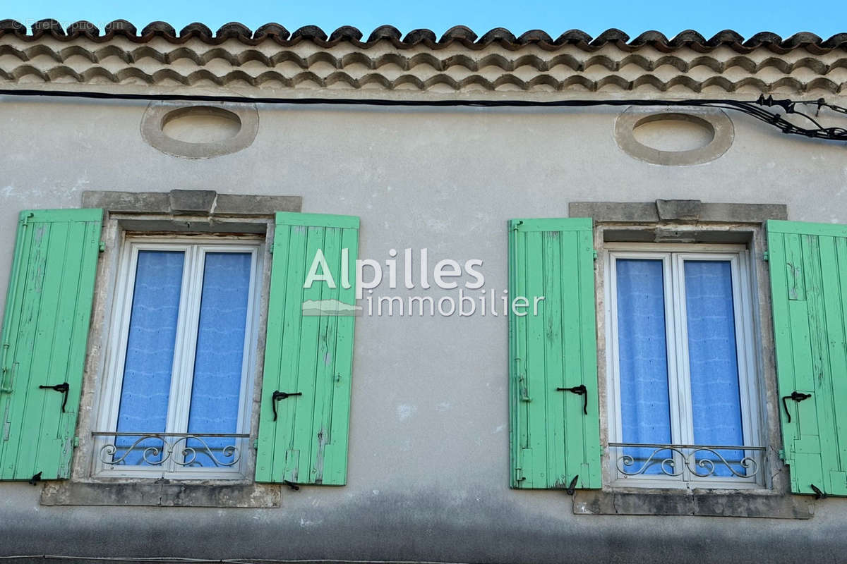 Appartement à MOURIES
