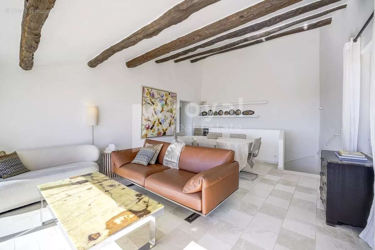 Appartement à MOUGINS