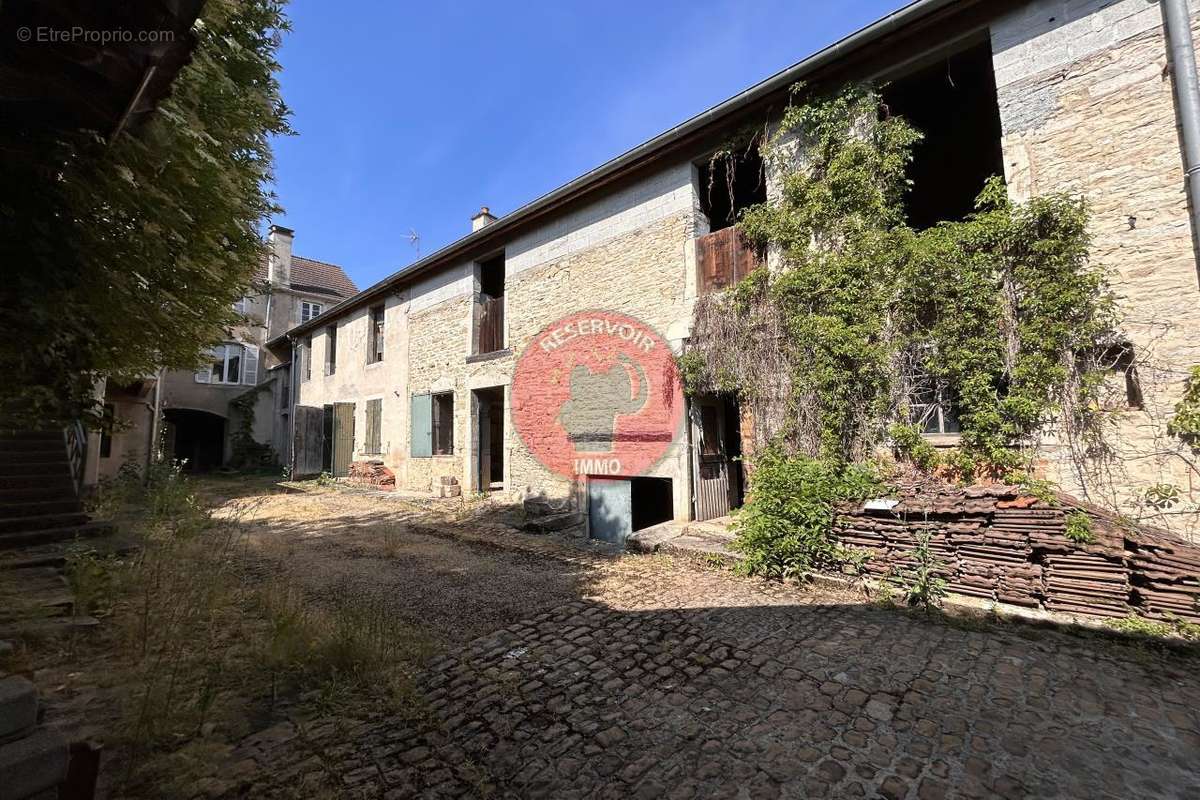 Appartement à SAVIGNY-LES-BEAUNE