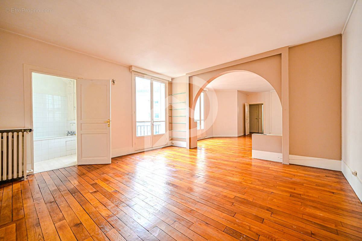 Appartement a louer paris-15e-arrondissement - 2 pièce(s) - 65 m2 - Surfyn