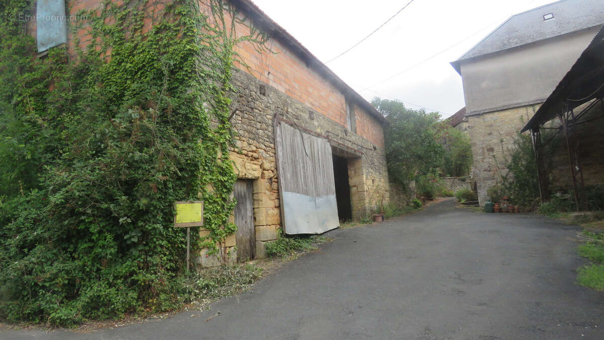 Maison à BADEFOLS-D&#039;ANS